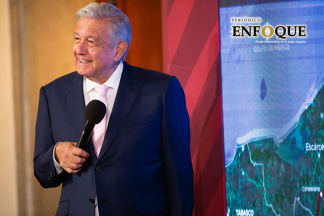 Hasta 30 empresas tienen adeudos con el SAT por 100 mil mdp: AMLO