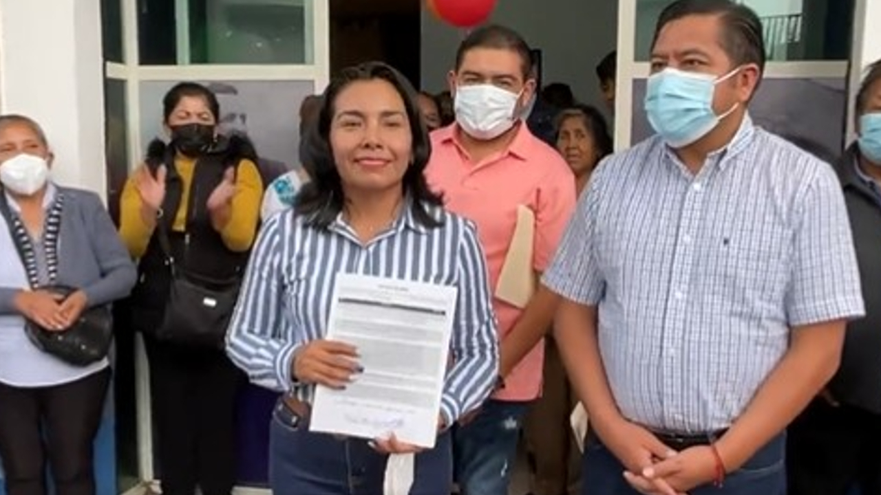 En Cuautlancingo; Mayra Jiménez se postuló para la dirigencia municipal del PAN 