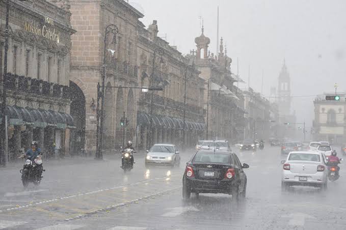 Tormenta tropical 'Javier' se debilita; se pronostican lluvias puntuales torrenciales en Guerrero y Michoacán