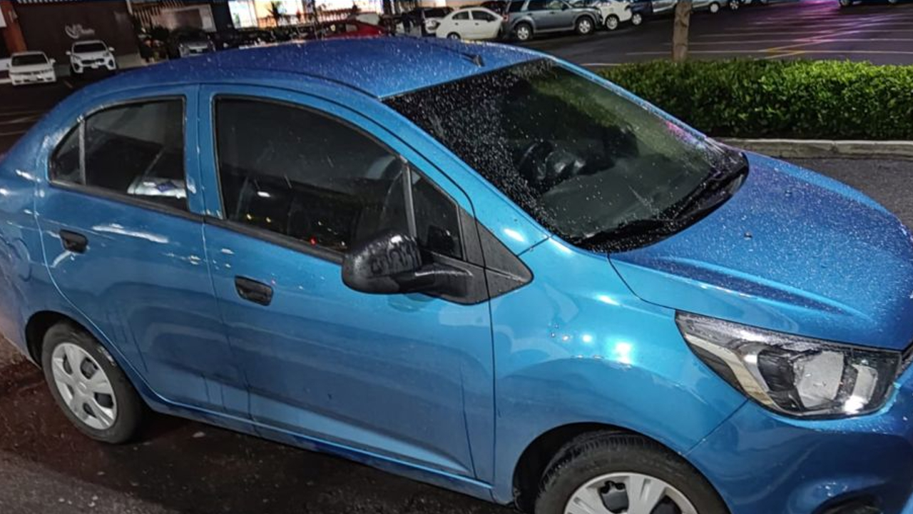 Policías de San Pedro Cholula; recuperaron un automóvil robado en Plaza San Diego 