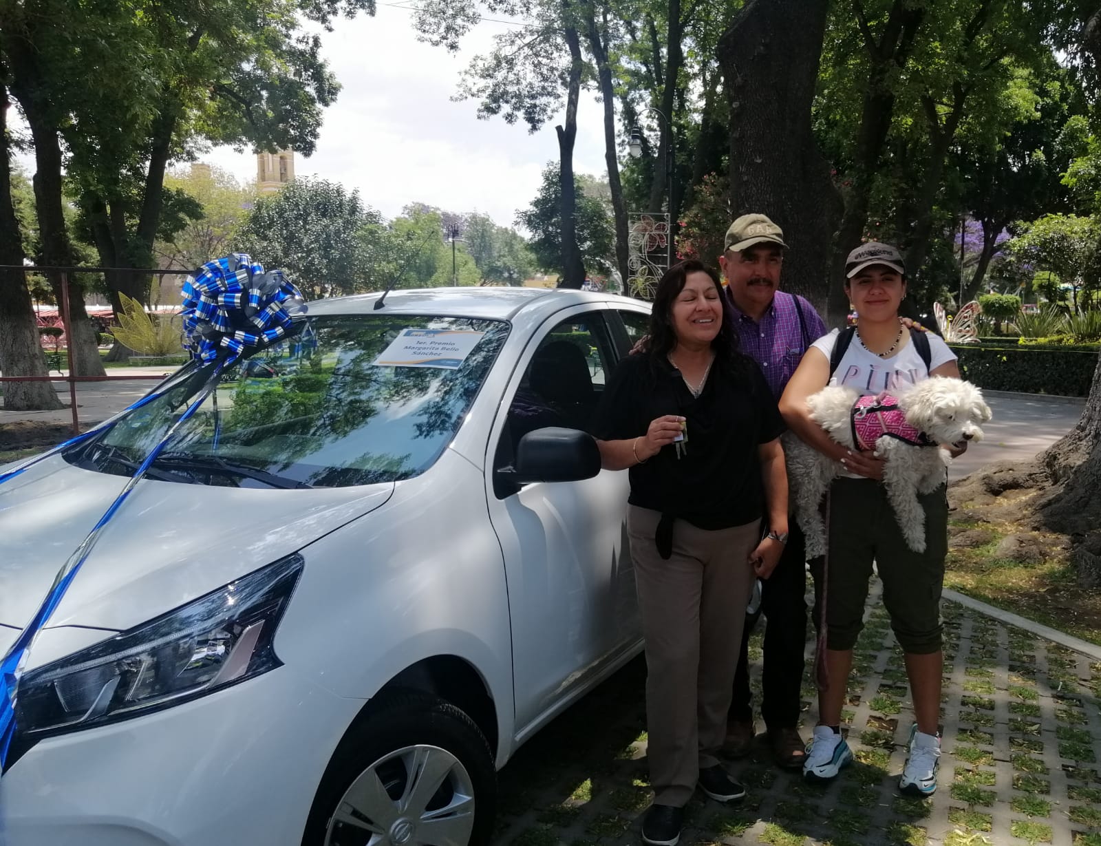 Entrega Paola Angon premios a ganadores de “Sorteo Predial 2023”