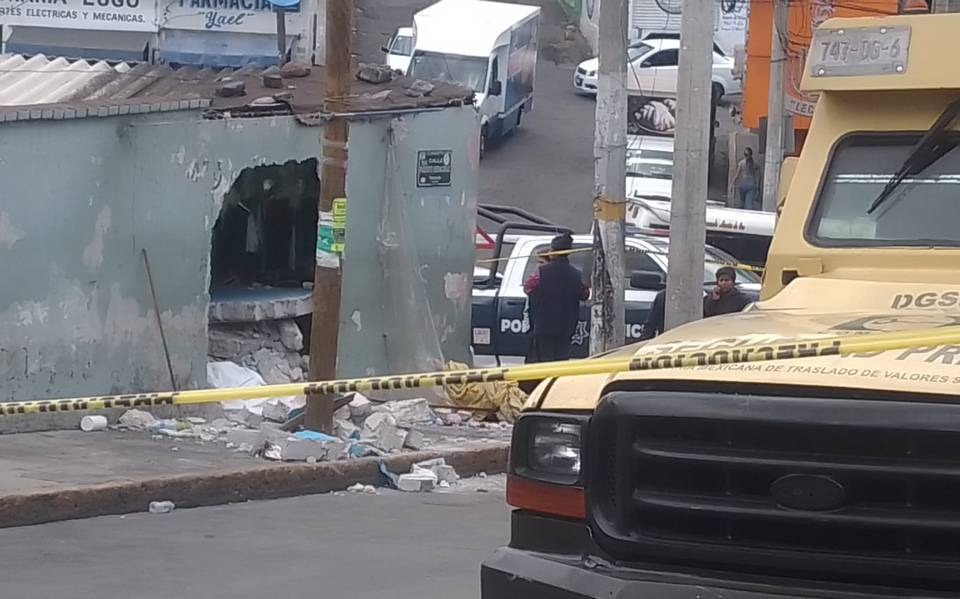 Camioneta de valores mata a vendedor ambulante de 59 años | VIDEO