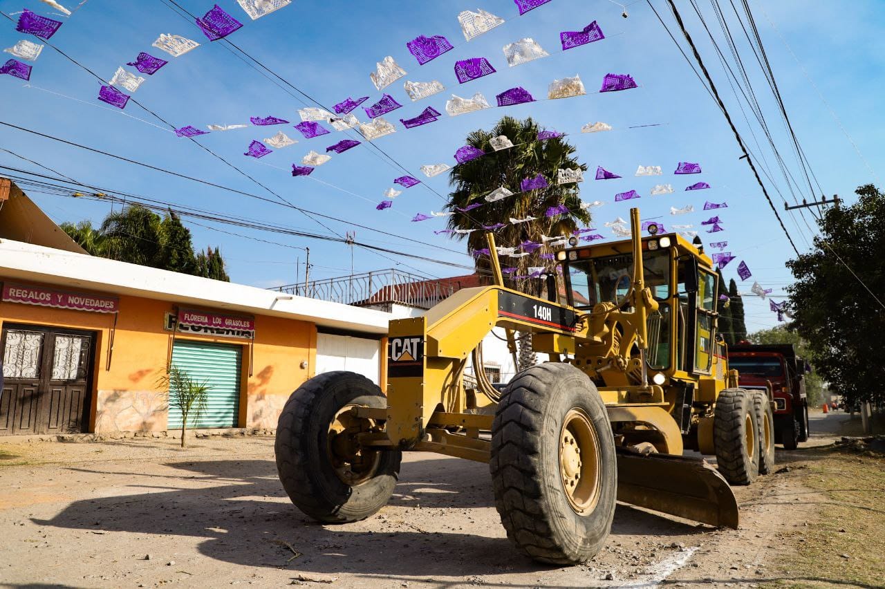 Inicia Mundo Tlatehui obra de adoquinamiento en la junta auxiliar Santa María Tonantzintla