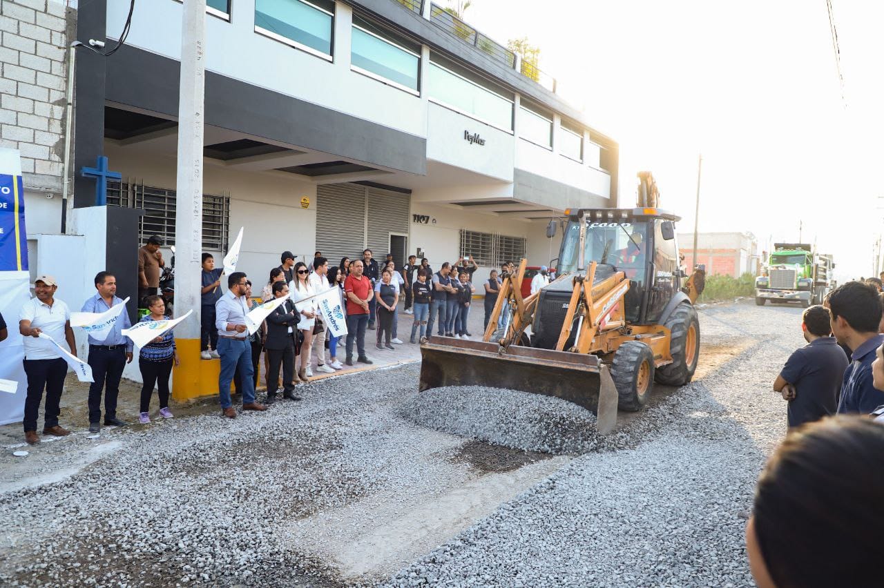 Arranca Mundo Tlatehui adoquinamiento en avenidas de San Bernardino Tlaxcalancingo