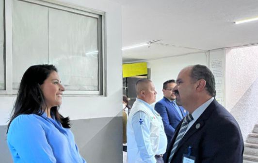 Fomenta regidora Berenice Porquillo lectura entre internos del Cereso de Cholula