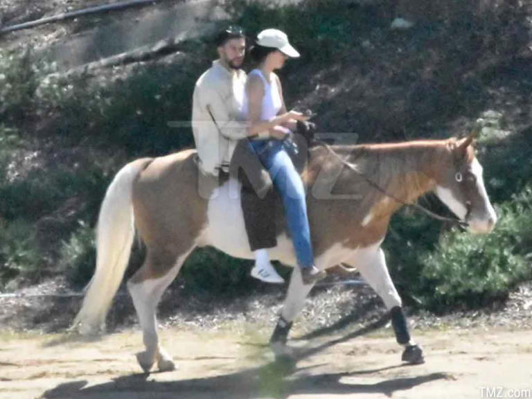 Captan a Bad Bunny y Kendall Jenner montando juntos a caballo