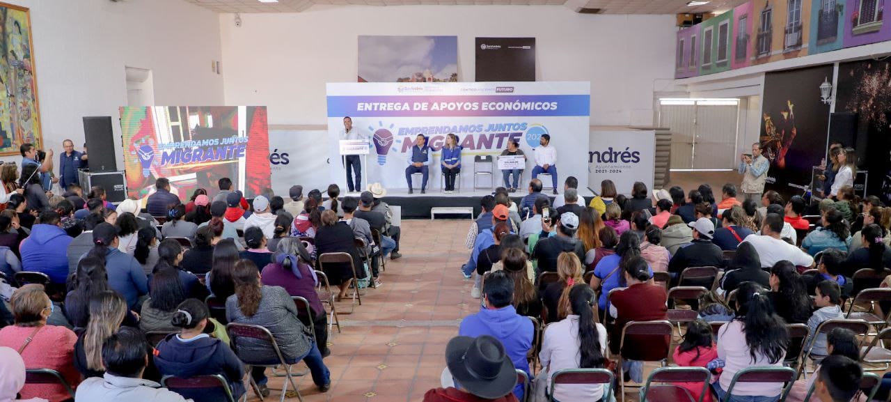 Entrega Mundo Tlatehui estímulos económicos a familias sanandreseñas migrantes