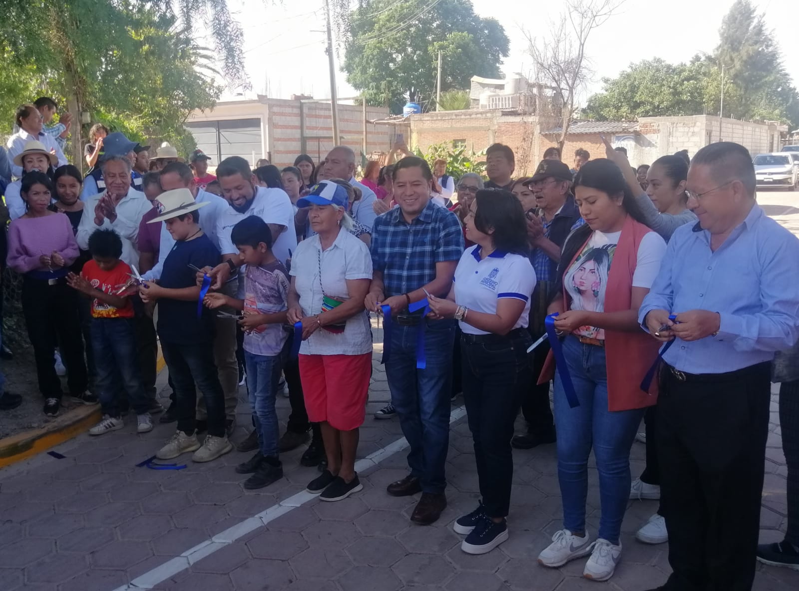 Entrega Filomeno Sarmiento, calle y privada Benito Juárez en cabecera municipal con una inversión de 5 mdp  