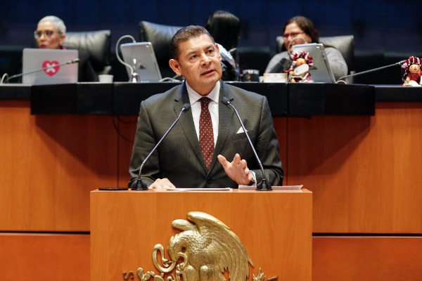 Armenta presenta licencia para dejar su cargo en el Senado