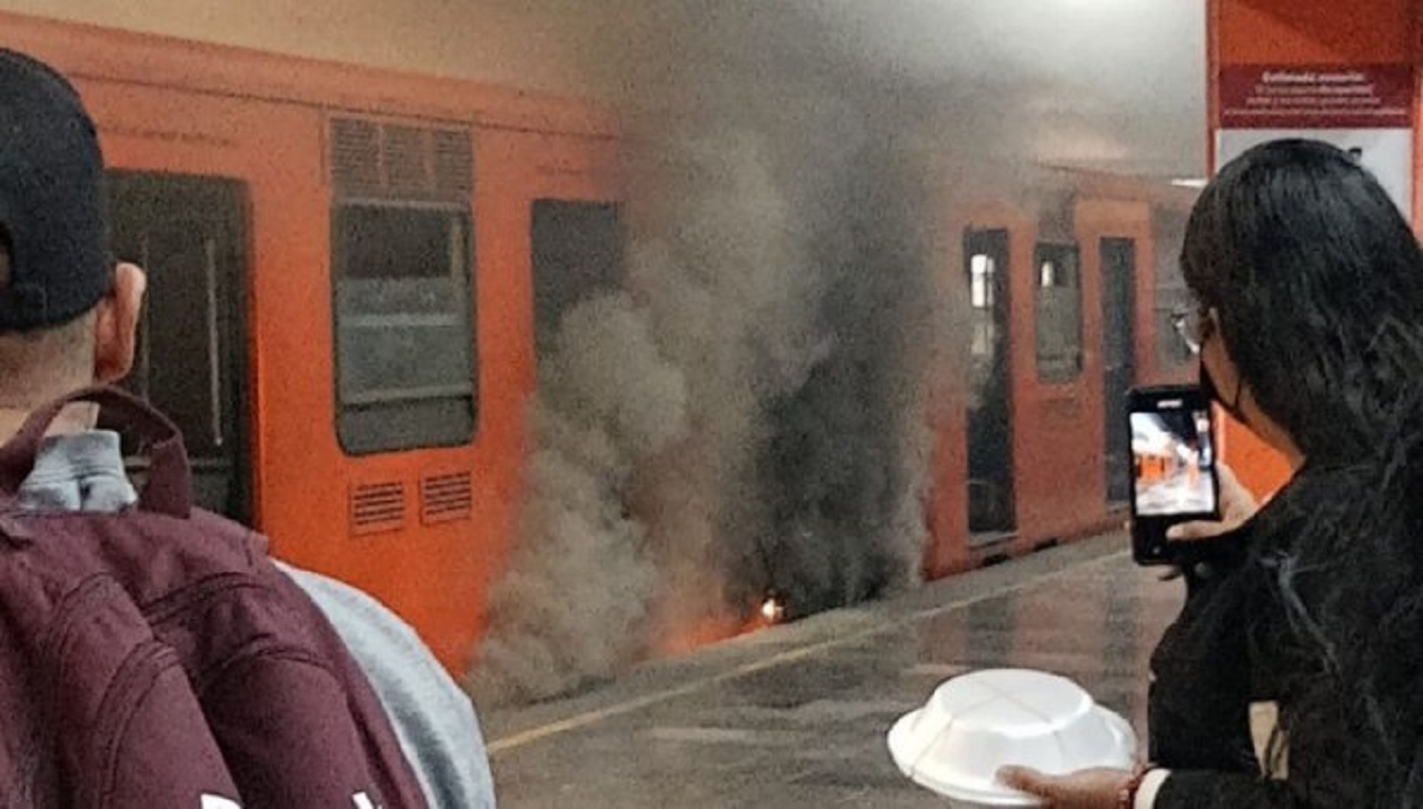 ¡Otra vez el metro!: usuarios reportan presunto incendio en la Línea 3