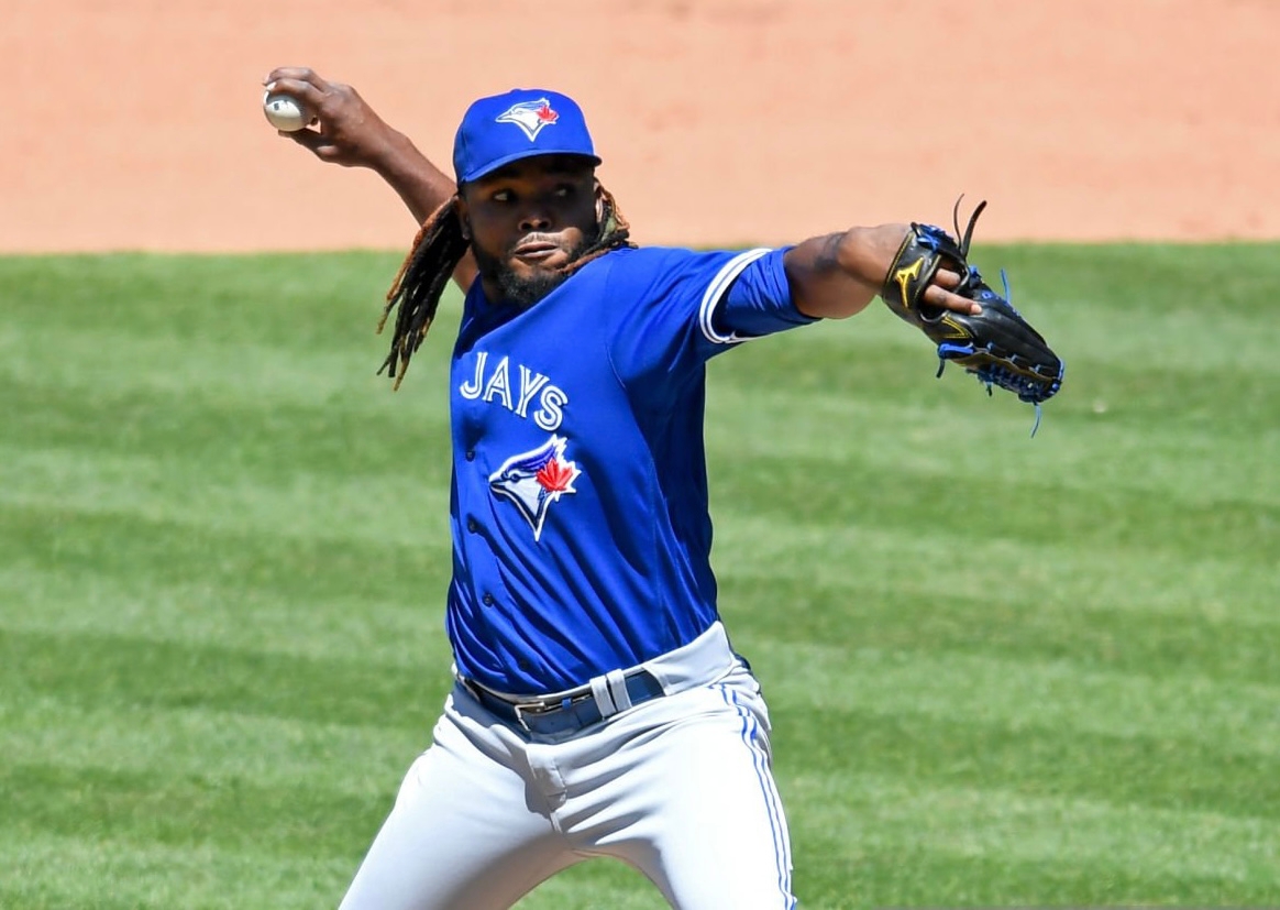 Pericos de Puebla firma al cerrador estelar Rafael Dolis 