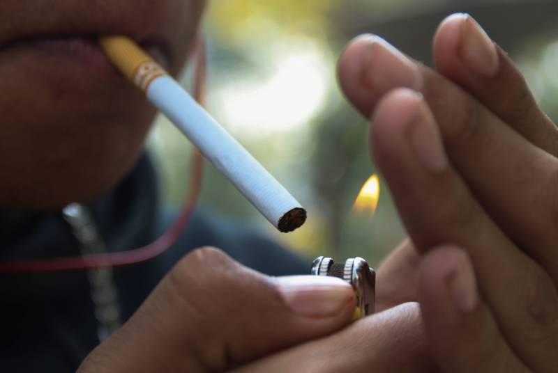 Sálvate de una multa ¿En qué lugares está prohibido fumar?