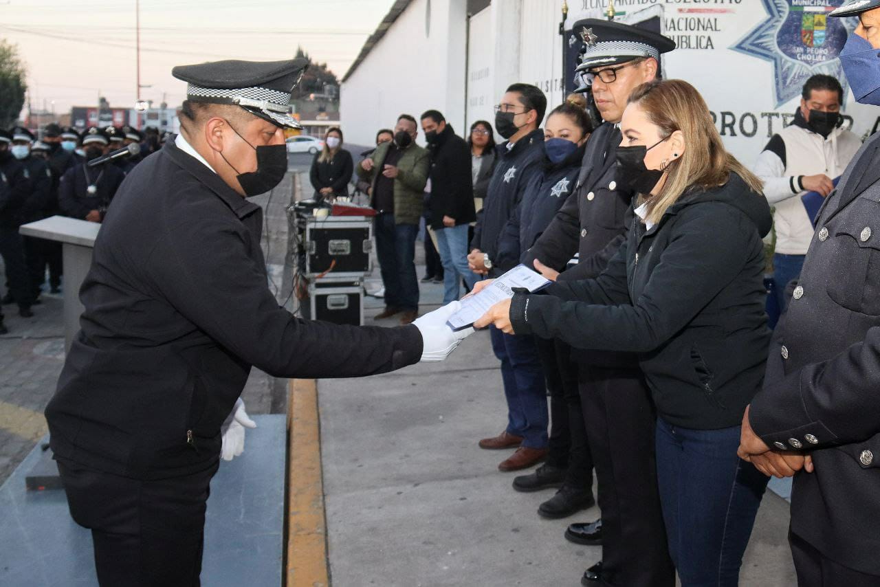 Paola Angon reconoce labor de policías municipales; se abre convocatoria para nuevos elementos