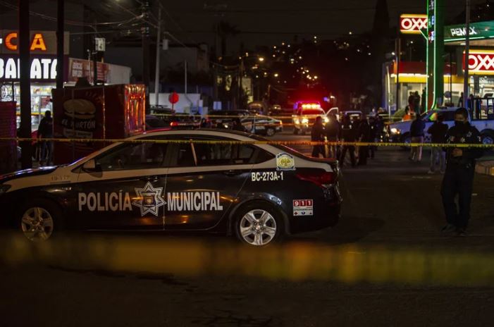 Ensenada registró un fuerte ataque armado que dejó a varios policías heridos
