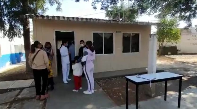 Poca respuesta ante jornada de vacunación pediátrica anti COVID-19 en Santiago Momoxpan