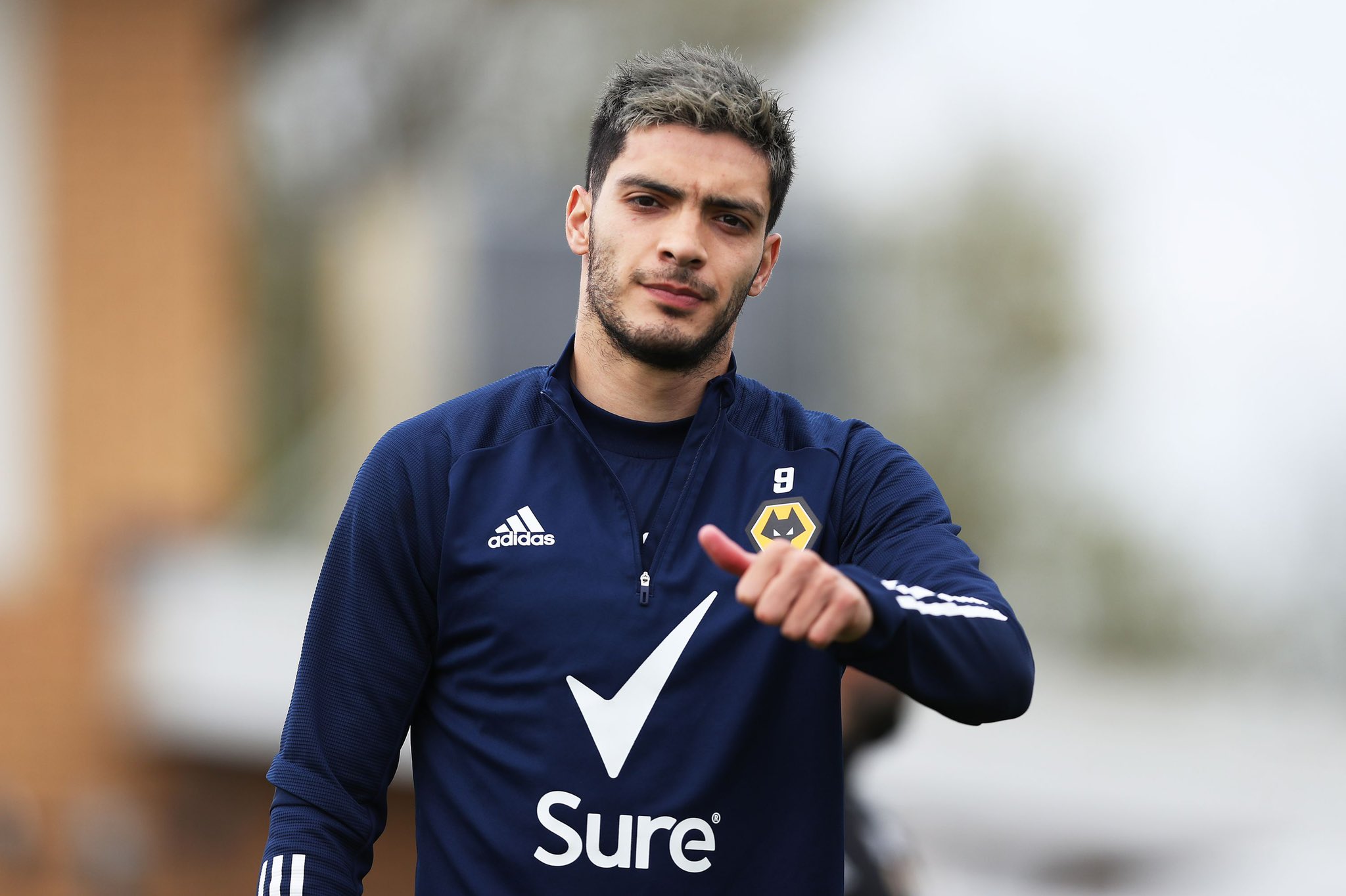 El jugador mexicano que quiere fichar el Barcelona