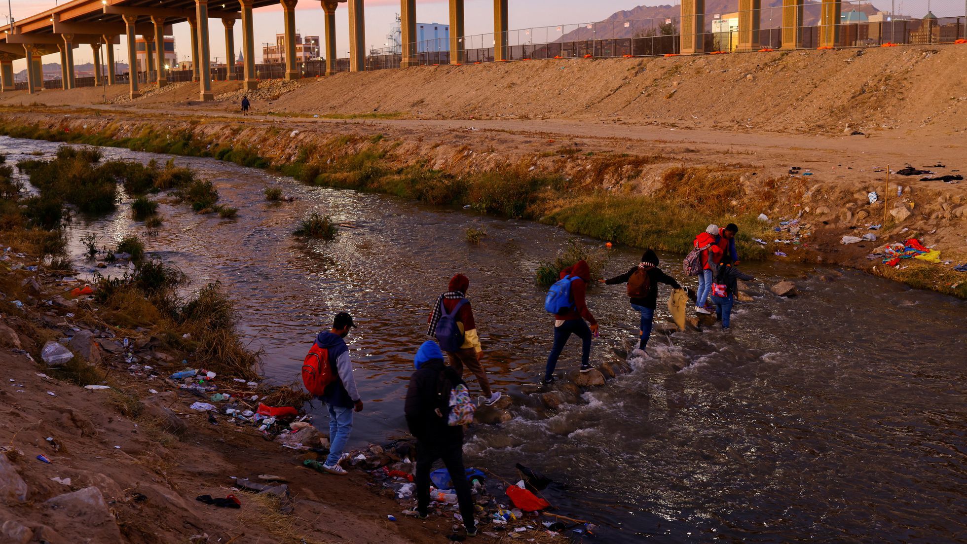 Funcionarios de inmigración de México y EEUU se reunirán en 'El Paso' previo a visita de Biden 