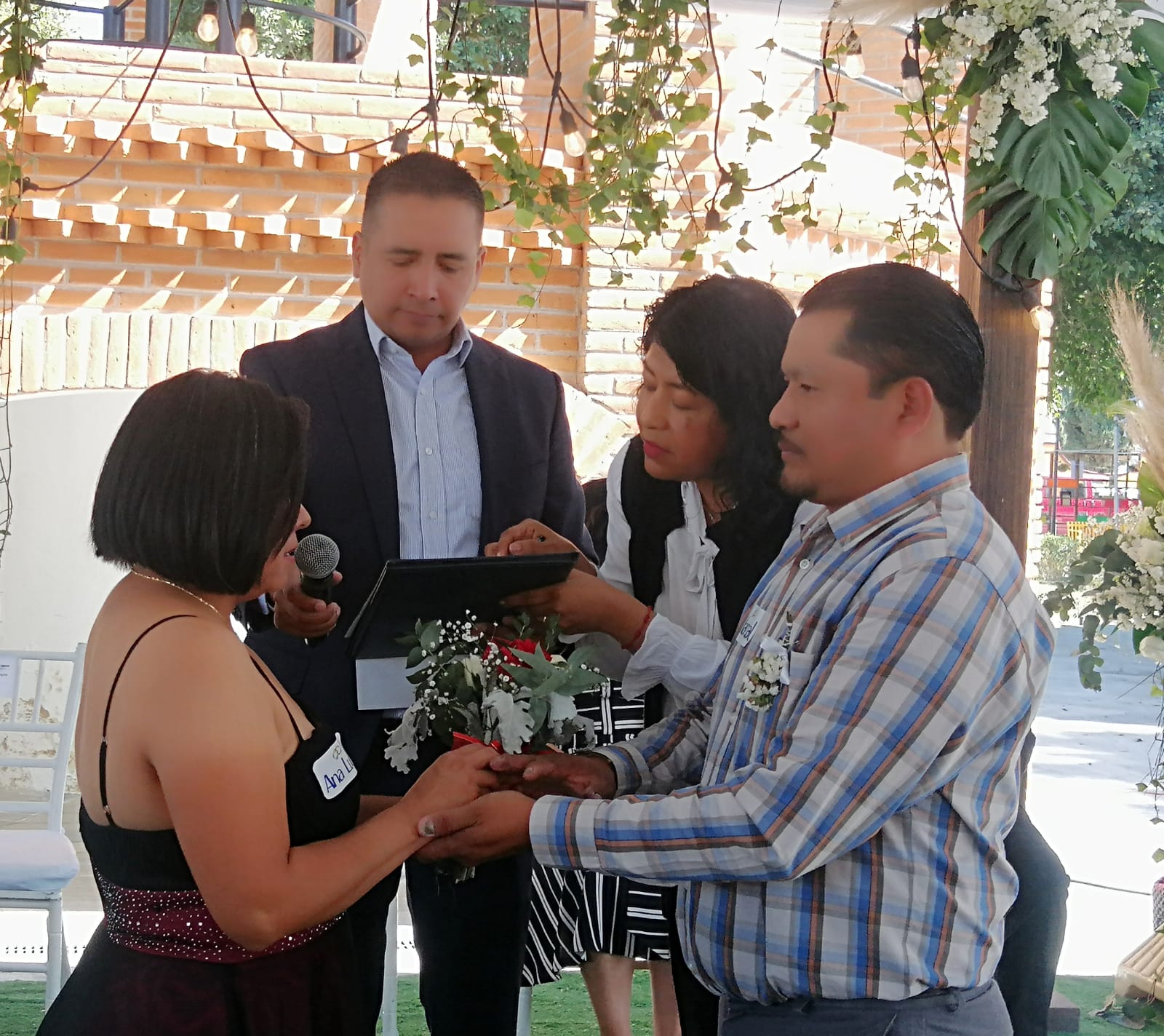 Boda comunitaria en San Andrés Cholula hace feliz a 14 parejas