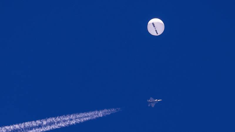 ¡Sí era globo espía! EU recupera los restos en Carolina del Sur