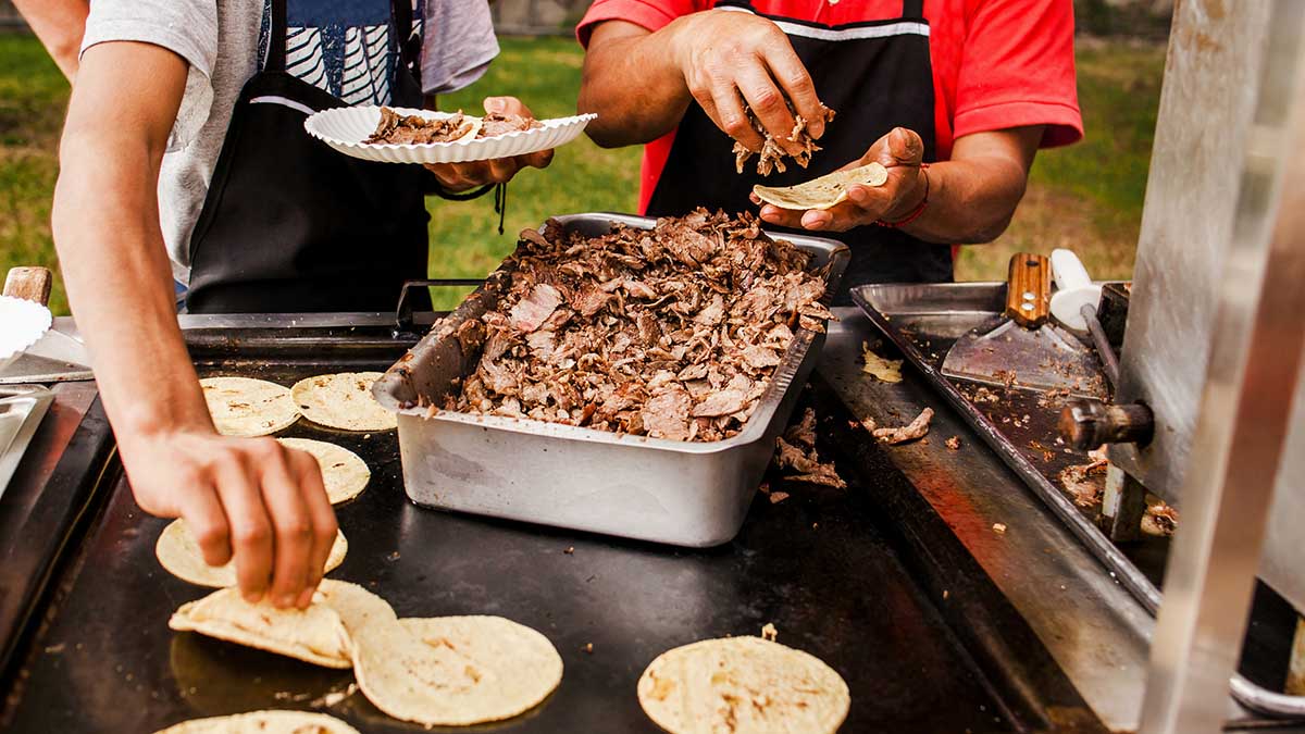 Taco de ojo: el taquero más guapo de Quintan Roo se viraliza por su físico en TikTok