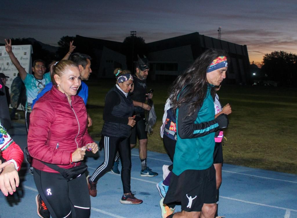 Estuvo en Puebla el maratonista con causa Pies Ligeros