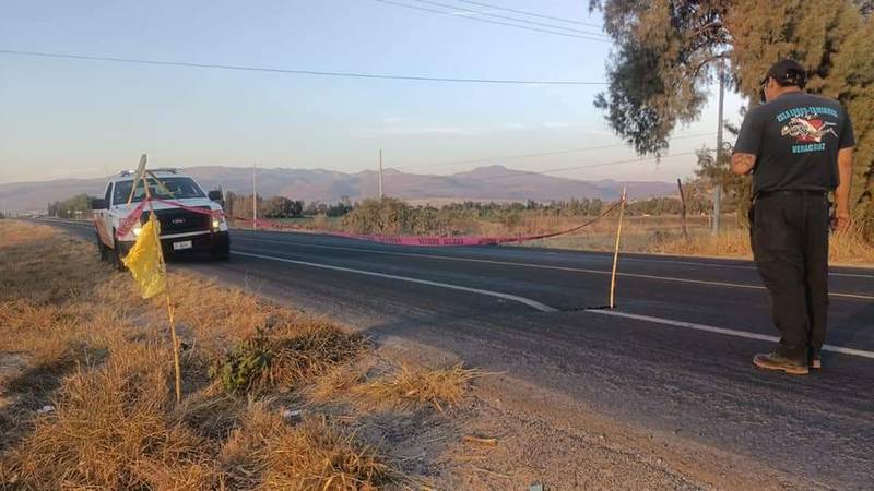 Socavón en Guanajuato afecta el tránsito de Celaya a San Miguel de Allende