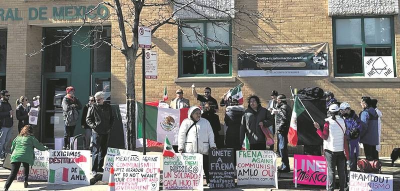 Arrecian las críticas en el mundo por reforma a INE