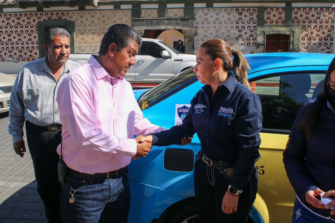 Cholultecas y visitantes podrán viajar en taxis seguros: Paola Angon