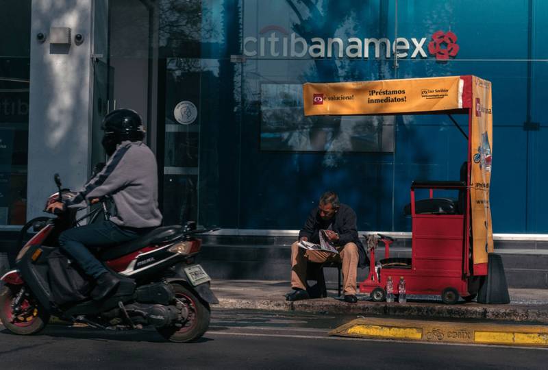 Grupo México contrata a firma ‘machuchona’ para negociar compra de Banamex