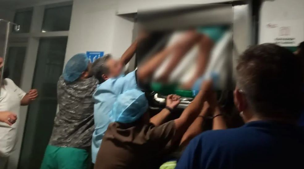 "La puerta se cerro sola": Niña de 6 años muere prensada por elevador hospital del IMSS (Vídeo)