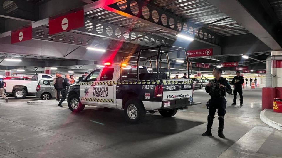 Un abogado y su escolta serian los ejecutados en plaza comercial de Morelia