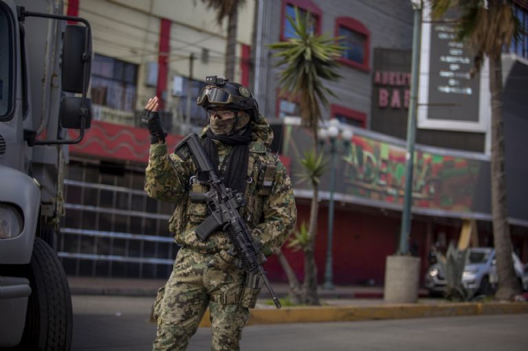 Elementos de la marina repelen agresión criminal, abaten a 10 civiles armados con equipo táctico