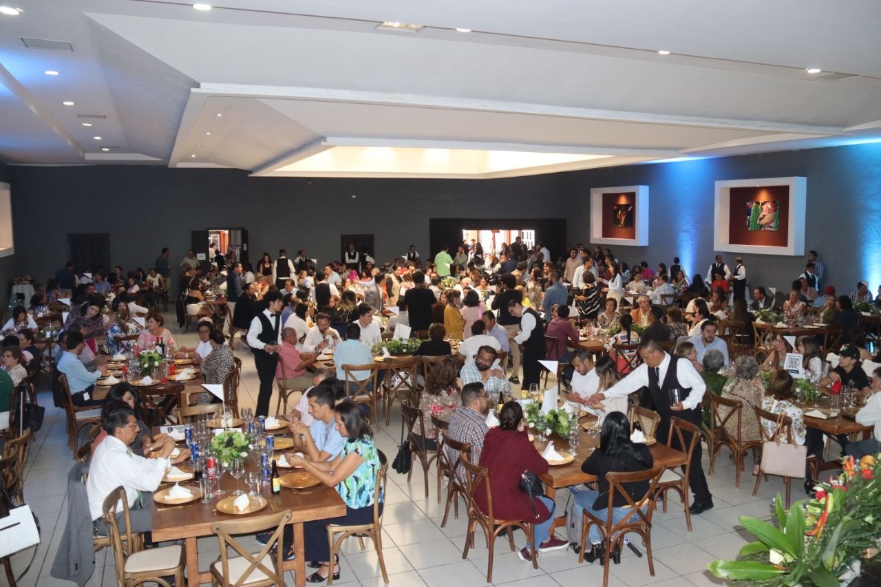 Paola Angon y CANIRAC Puebla dan inicio a la temporada de Chiles en Nogada