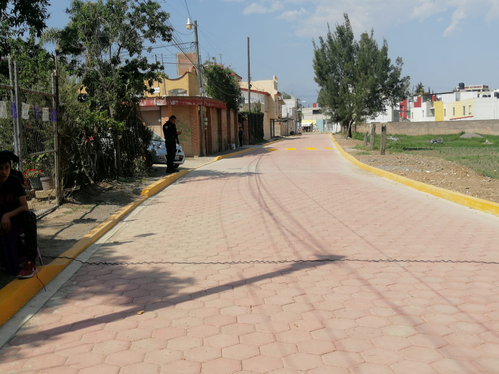 Invierte Ayuntamiento de Cuautlancingo dos millones de pesos en pavimentación de calle Ojo de Agua 