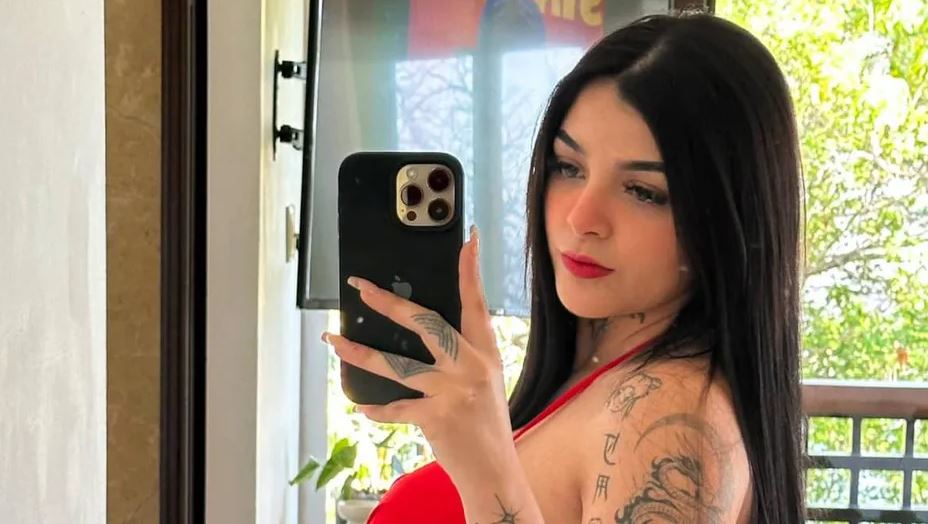 "Aburre con siempre lo mismo": Karely Ruiz es atacada por sus fans en redes; la llaman aburrida