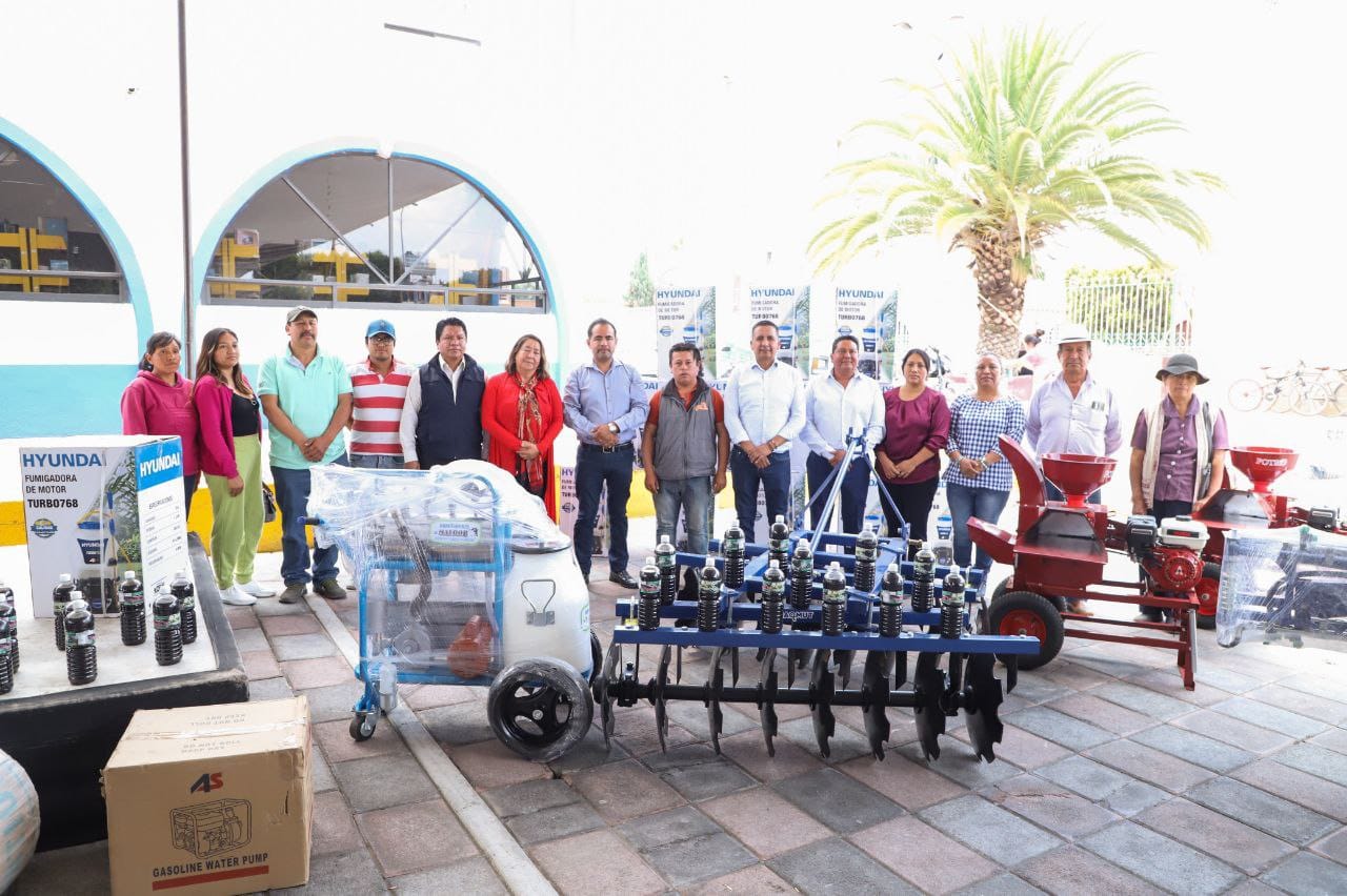 Impulso al campo sanandreseño con maquinaria agrícola y biofertilizantes: Tlatehui Percino