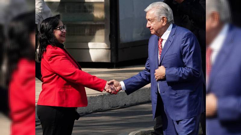 Norma Piña: queman piñata con rostro de ministra de la Suprema Corte en mitin de AMLO