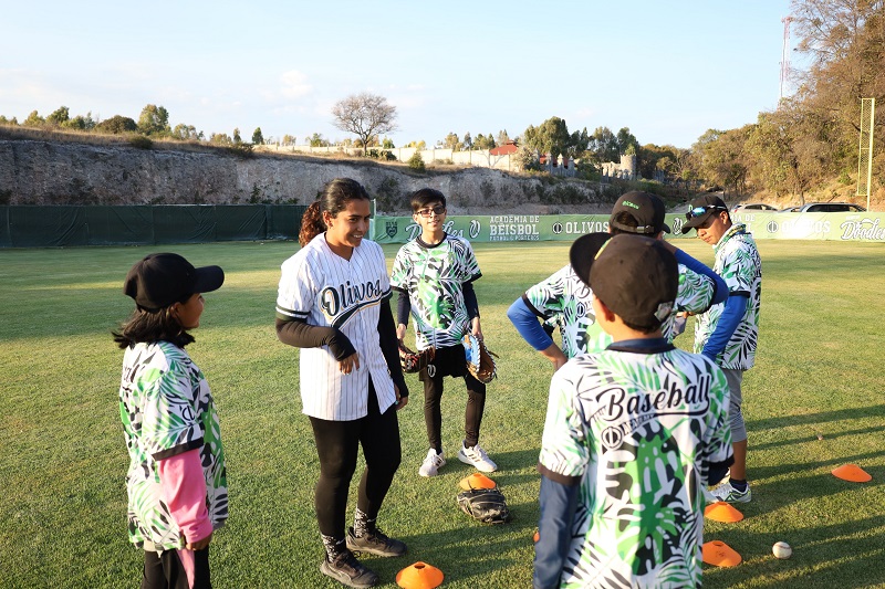 Abren nueva academia mixta de beisbol en Puebla