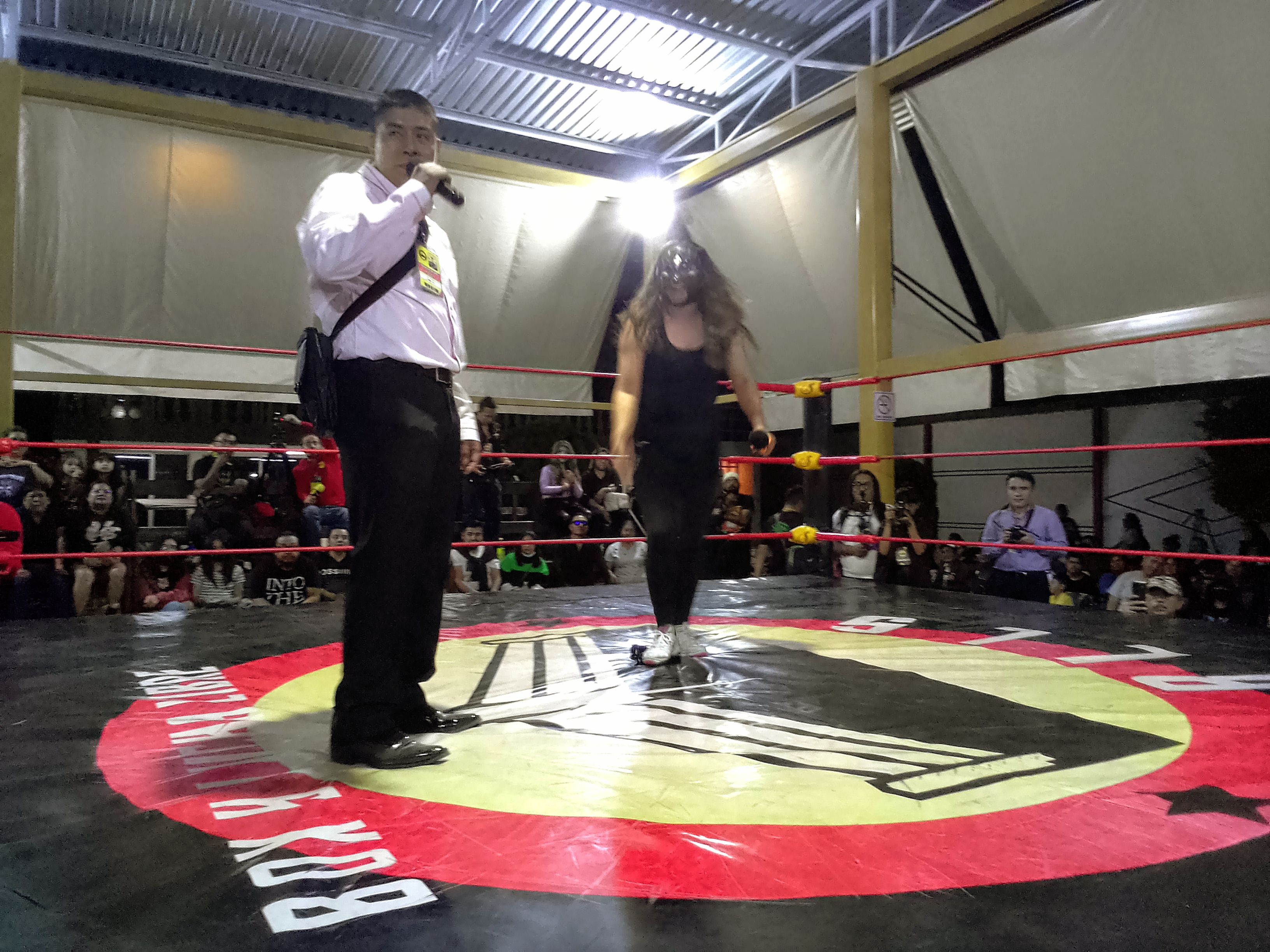 Pactan lucha de gladiadoras con apuesta de diez mil pesos en la Arena Solis.