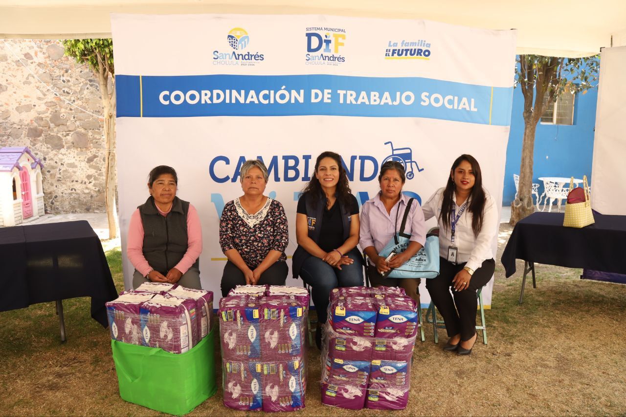DIF de San Andrés Cholula continúa cambiando vidas con la entrega de pañales y bolsas de colostomía
