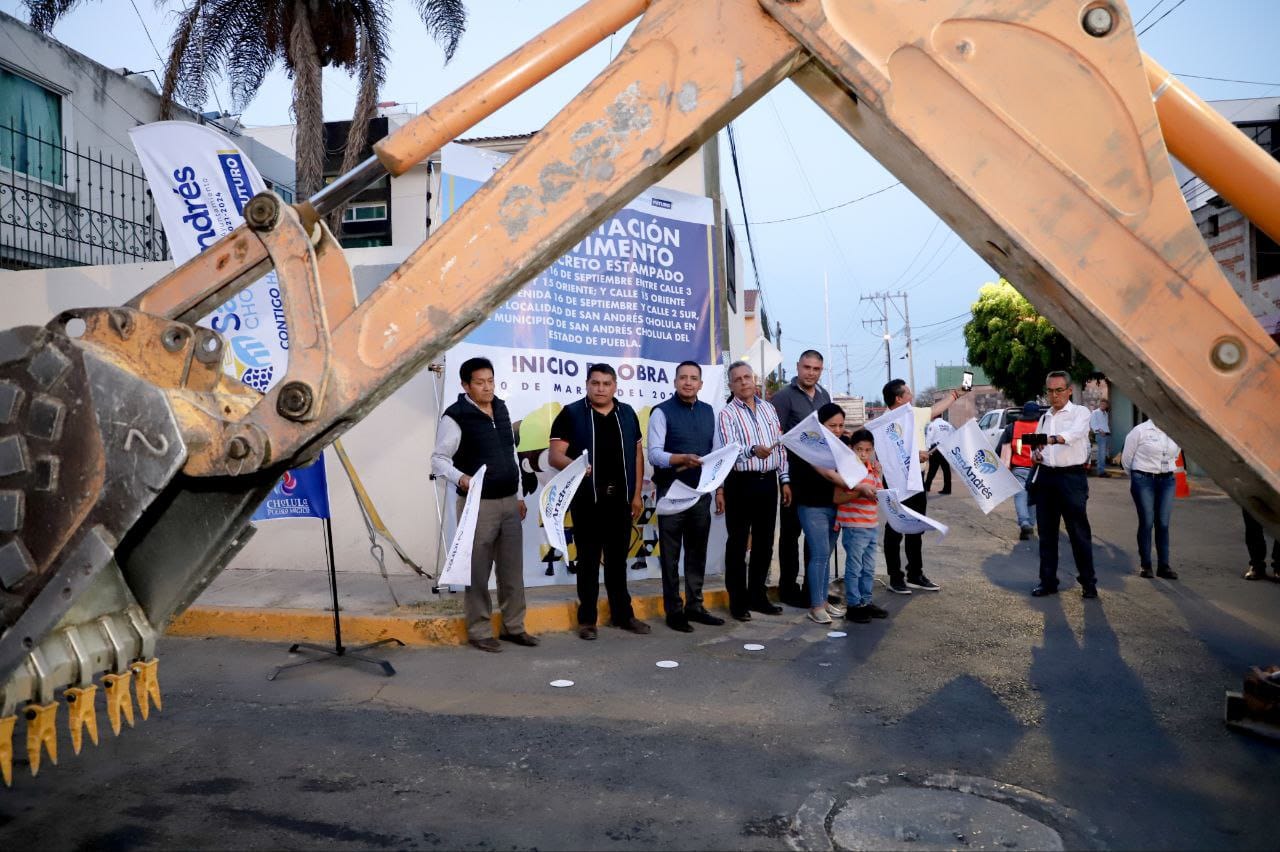 Entrega e inicia obras Mundo Tlatehui en la Delegación Atlixcáyotl y cabecera municipal