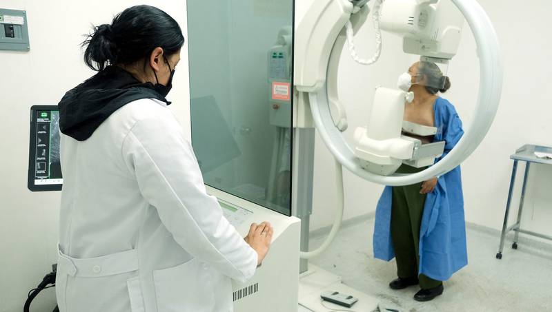 Sector salud, omiso en entrega de medicinas y estudios contra cáncer