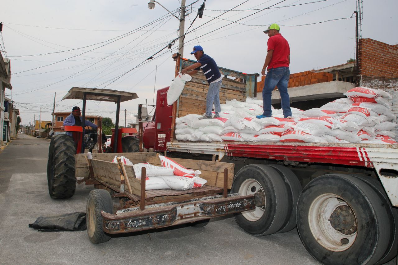 El gobierno de Cholula garantiza la entrega de fertilizante en beneficio del campo cholulteca