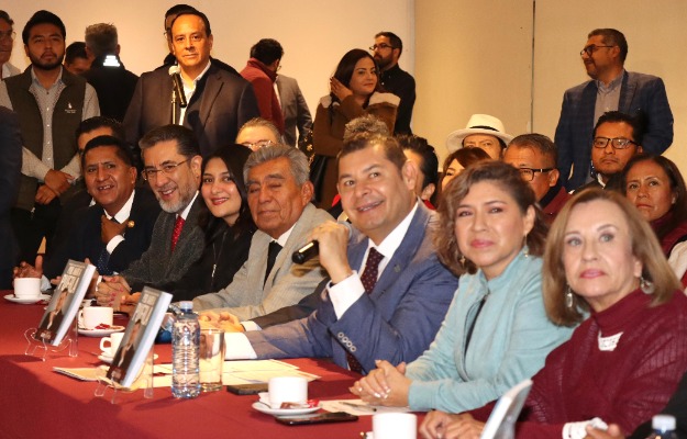 Advierte Alejandro Armenta que habrá denuncias penales contra quien ofrezca candidaturas a su nombre 