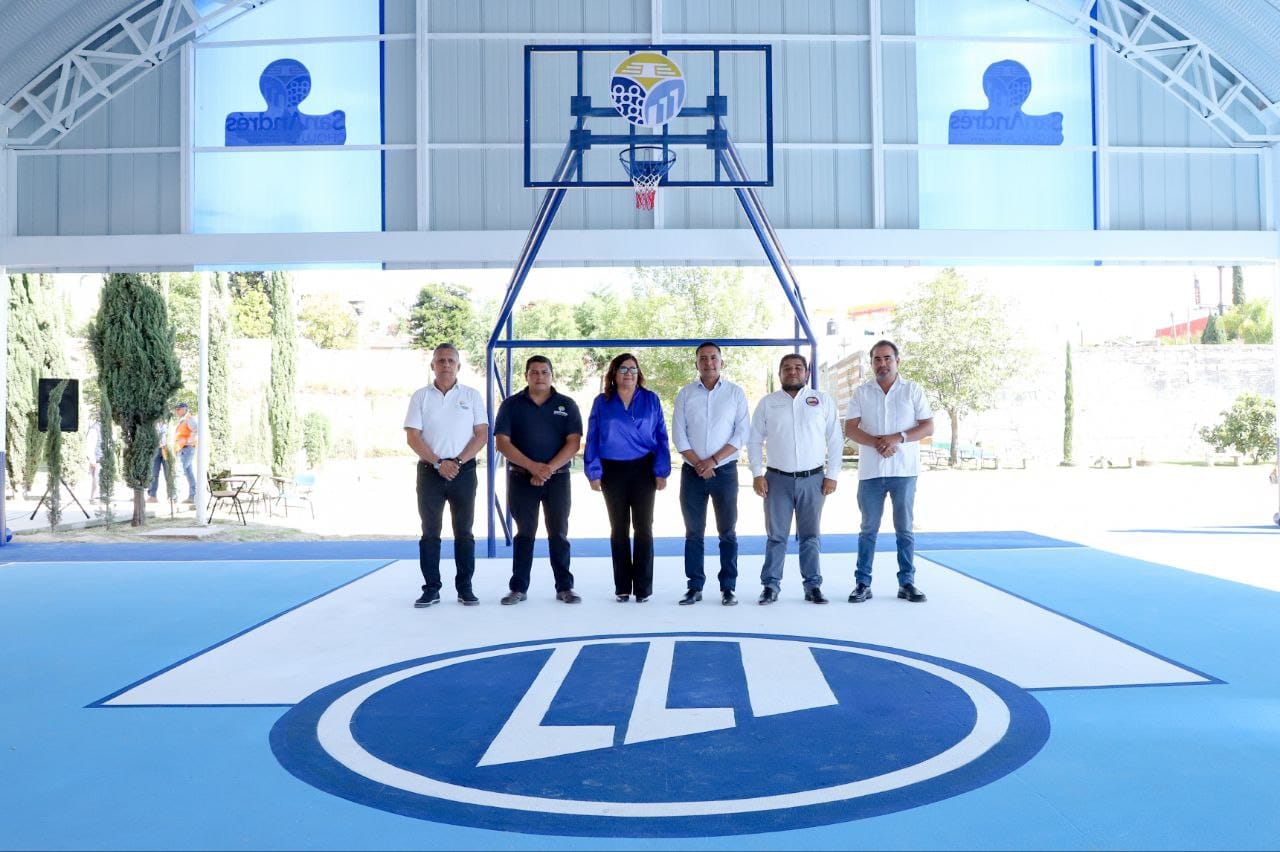 Entrega Mundo Tlatehui techado en el Bachillerato Elena Garro en Concepción La Cruz 