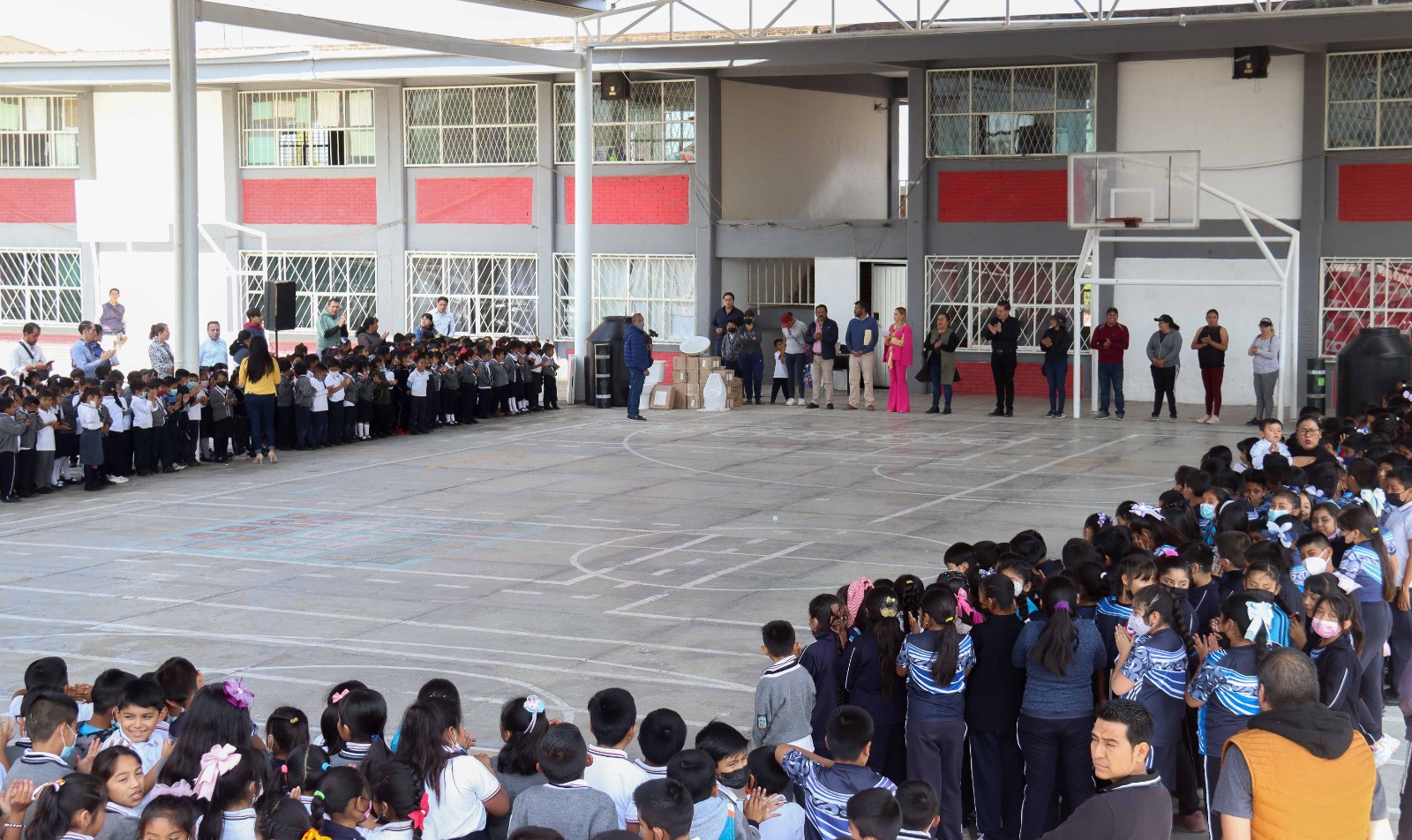 A través de gestiones, Paola Angon continúa impulsando la educación con mejores instalaciones 