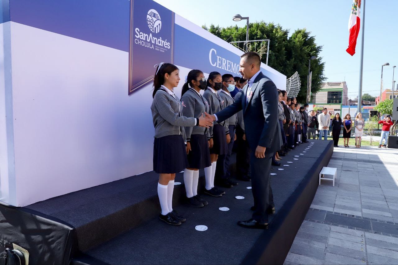 Llama Mundo Tlatehui a personas servidoras públicas a mantener el compromiso con las y los sanandreseños 