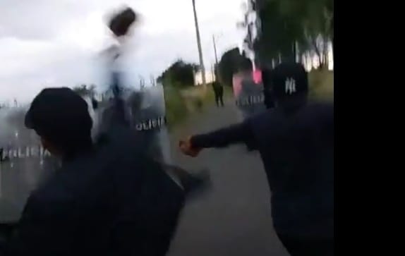 Pobladores de San Lucas Nextetelco bloquean carretera en protesta contra alcalde por construcción de CSP