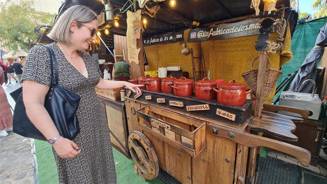 El Mercado de las Tres Culturas de León abre sus puertas con una "notable oferta artesanal"