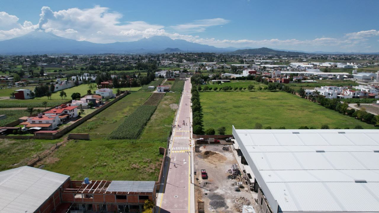 Inaugura Mundo Tlatehui adoquinamiento de la calle Emiliano Zapata en Tlaxcalancingo